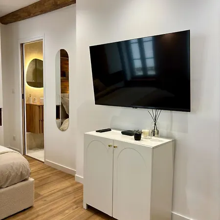 2 Centre-ville, Gare Apartment *